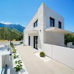 Ilias سكالا بوتامياس